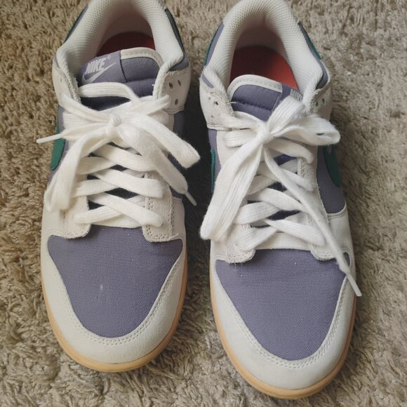 Nike shoes - Picture 3 of 4